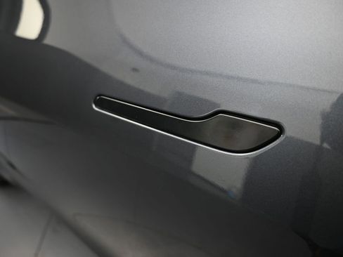 Used 2023 Tesla Model Y Standard Range image 27