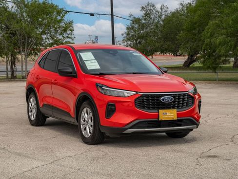 Certified 2024 Ford Escape Active FWD image 1