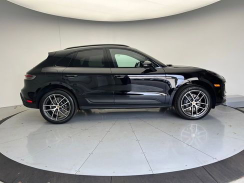 Used 2026 Porsche Macan AWD/4WD image 23