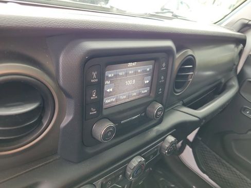 Used 2019 Jeep Wrangler Sport image 23