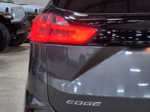 Used 2019 Ford Edge ST image 22