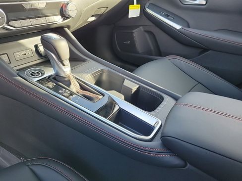 Used 2025 Nissan Sentra SR w/ SR Premium Package image 29