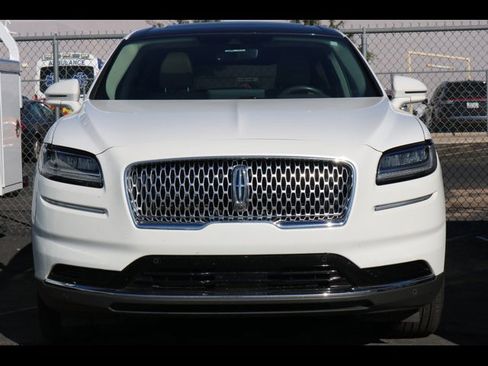 Used 2022 Lincoln Nautilus Reserve image 3