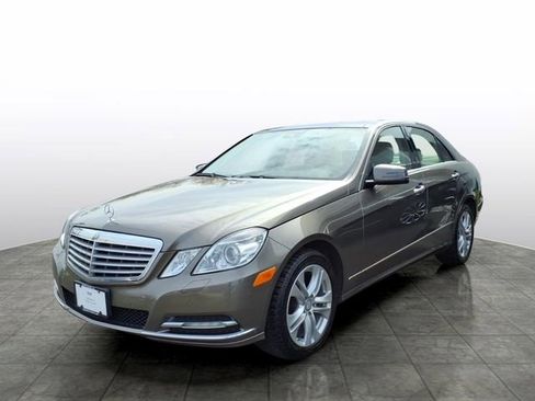 Used 2011 Mercedes-Benz E 350 4MATIC Sedan image 3