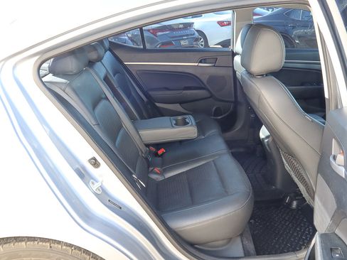 Used 2017 Hyundai Elantra Limited image 22