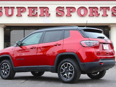 Used 2025 Jeep Compass Trailhawk AWD/4WD image 5