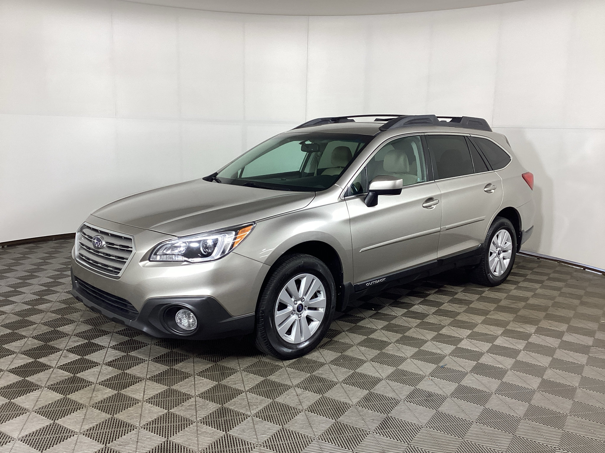 Used 2016 Subaru Outback 2.5i Premium AWD/4WD image 6