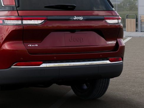 New 2025 Jeep Grand Cherokee Limited image 13