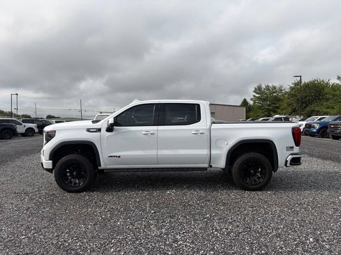 Used 2022 GMC Sierra 1500 AT4 w/ AT4 Preferred Package AWD/4WD image 5