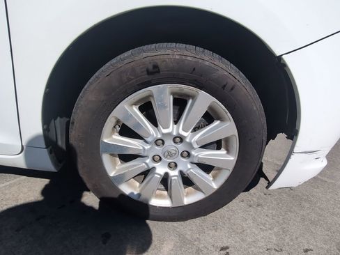 Used 2013 Toyota Sienna LE w/ Towing Pkg image 32