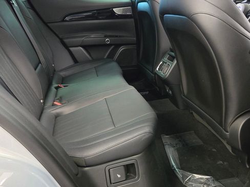 Used 2024 Maserati Grecale Modena image 15