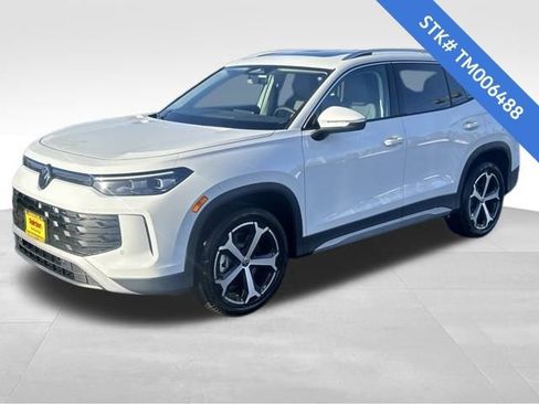 New 2026 Volkswagen Tiguan SE image 3