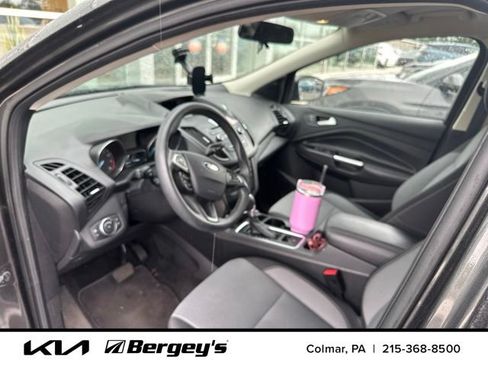 Used 2017 Ford Escape SE FWD image 5