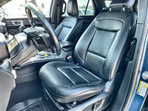 Used 2020 Ford Explorer XLT w/ Equipment Group 202A AWD/4WD image 14