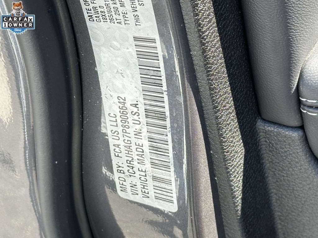 Used 2023 Jeep Grand Cherokee Laredo X w/ Luxury Tech Group I AWD/4WD image 18