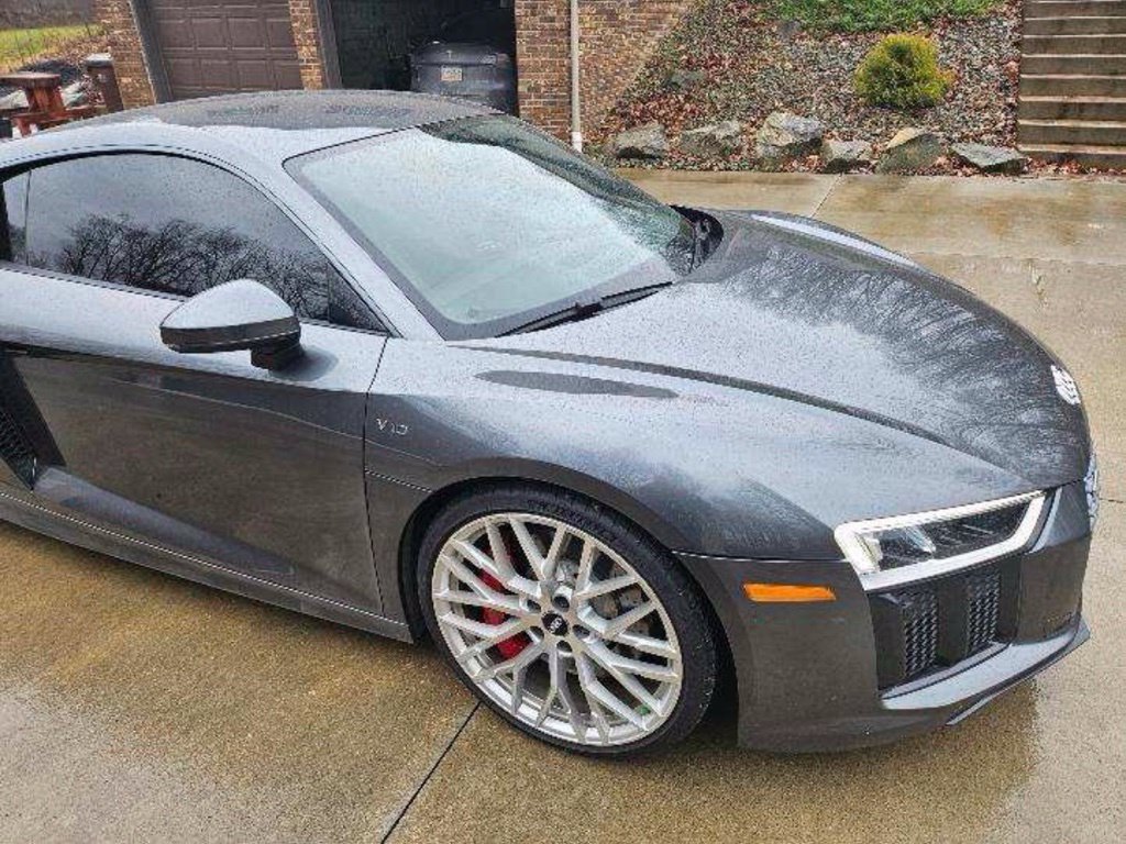 Used 2017 Audi R8 V10 w/ Carbon Exterior Package AWD/4WD image 13