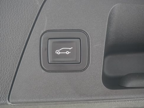 Used 2017 Buick Envision Essence FWD image 29