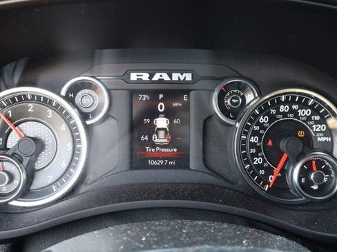 Used 2024 RAM 2500 Tradesman w/ Chrome Appearance Group AWD/4WD image 8