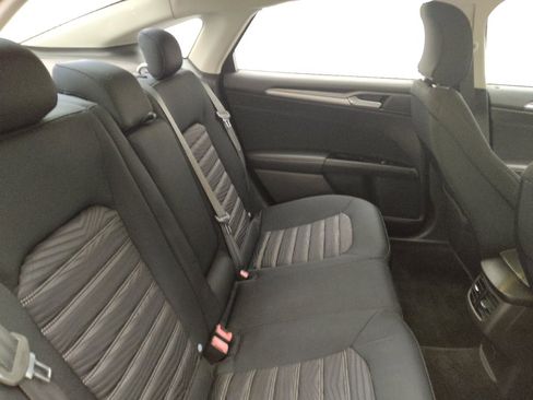Used 2016 Ford Fusion SE FWD image 19