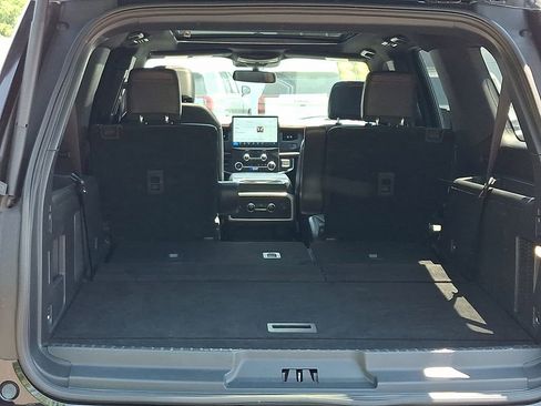 Used 2022 Ford Expedition Max Limited AWD/4WD image 29