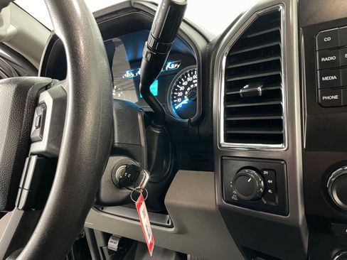 Used 2016 Ford F150 XLT image 25