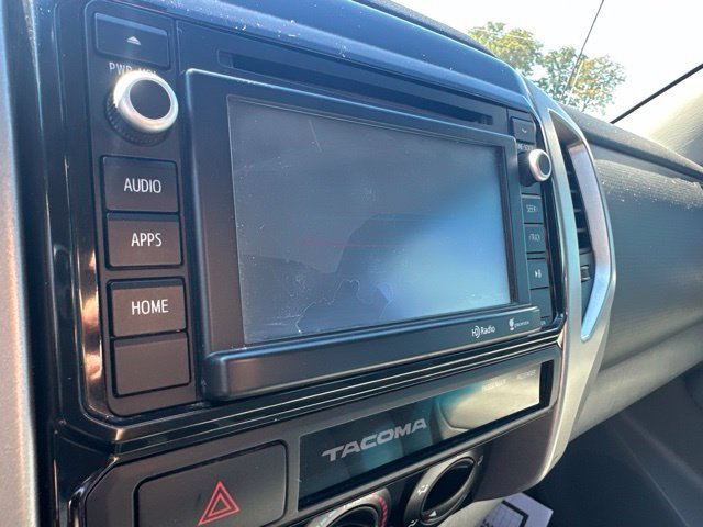Used 2015 Toyota Tacoma 4x4 Double Cab w/ TRD Off-Road Package image 45