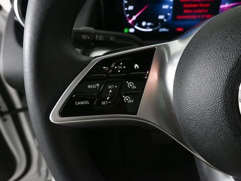 Used 2025 Mercedes-Benz GLB 250 image 10