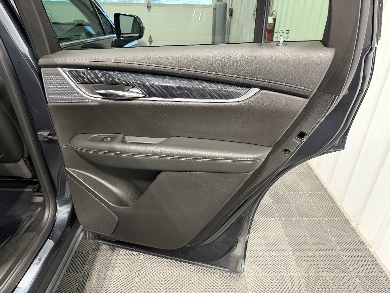 Used 2020 Cadillac XT6 Premium Luxury AWD/4WD image 38