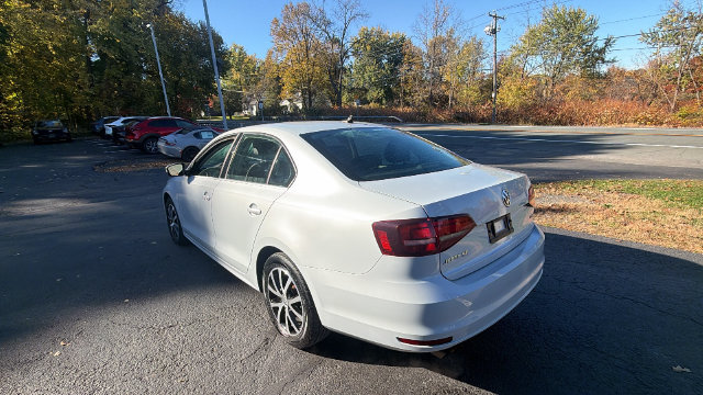 Used 2017 Volkswagen Jetta SE FWD image 7