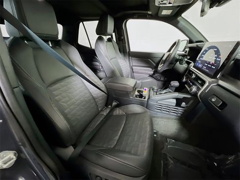 Certified 2025 Toyota 4Runner TRD Off-Road Premium image 24