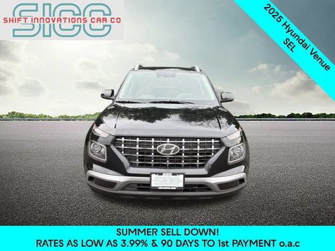 Used 2025 Hyundai Venue SEL FWD image 2