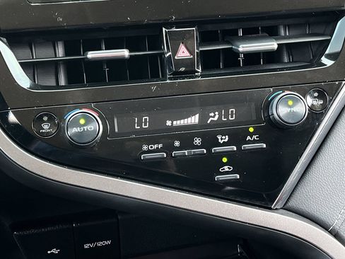 Used 2024 Toyota Camry SE FWD image 18
