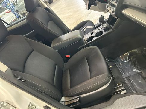 Used 2017 Subaru Legacy 2.5i Premium image 28