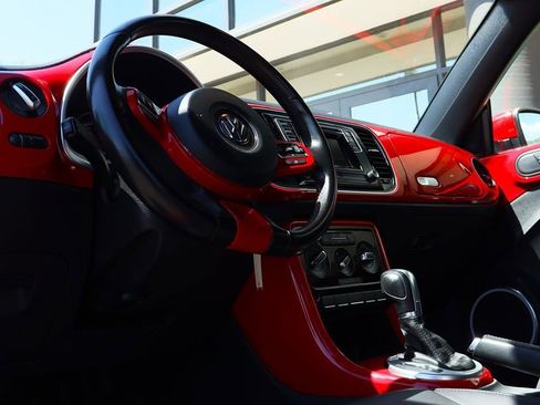 Used 2018 Volkswagen Beetle 2.0T SE image 39