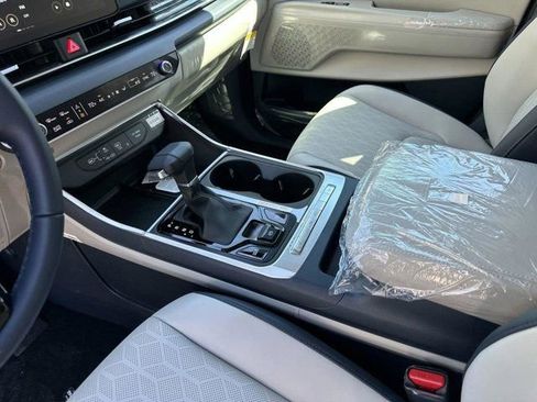 New 2026 Kia Carnival EX FWD image 15