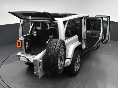 Used 2024 Jeep Wrangler High Altitude AWD/4WD image 24