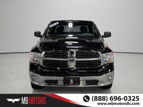 Used 2019 RAM 1500 Classic SLT w/ SLT Plus D￩cor Group AWD/4WD image 2