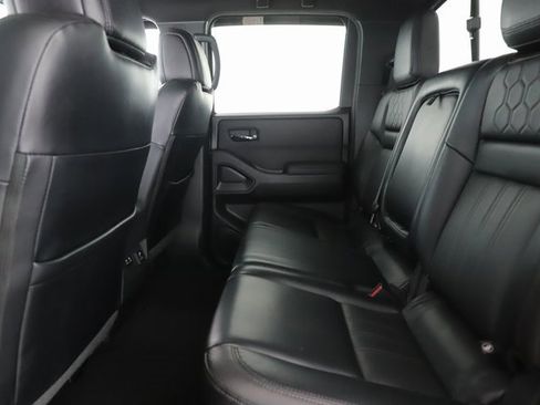 Used 2022 Nissan Frontier PRO-4X w/ Pro-4X Premium Package image 28