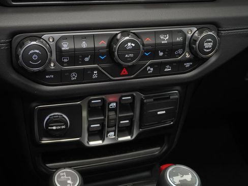 New 2026 Jeep Wrangler Unlimited Sahara AWD/4WD image 24