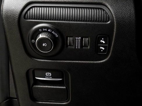 Used 2024 Jeep Wagoneer L Series II AWD/4WD image 41