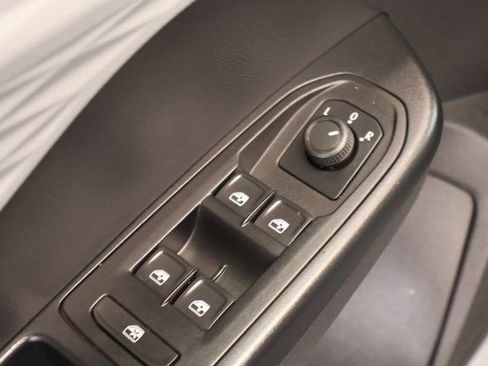 Used 2022 Volkswagen Taos S image 10