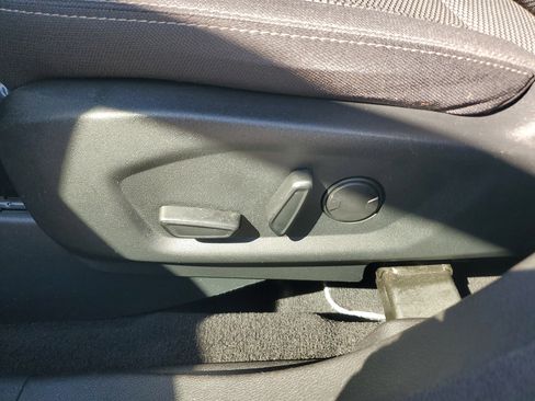 Used 2019 Ford Explorer XLT image 24