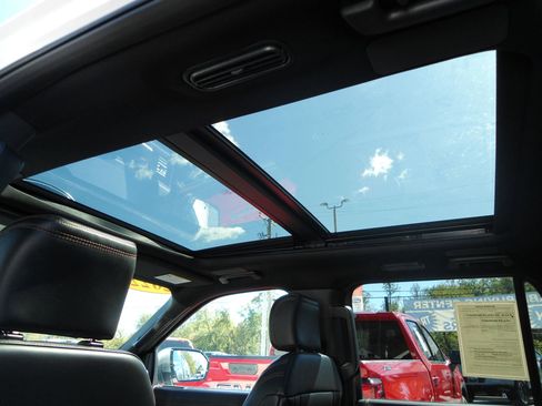 Used 2022 Ford Expedition Max Platinum image 16