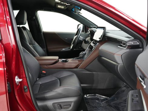 Used 2021 Toyota Venza Limited w/ Advanced Technology Package AWD/4WD image 11