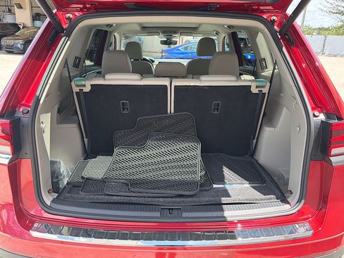 Used 2024 Volkswagen Atlas SE w/ Panoramic Sunroof Package FWD image 27