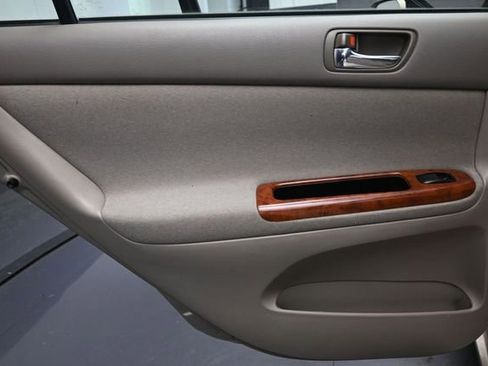 Used 2004 Toyota Camry XLE FWD image 17