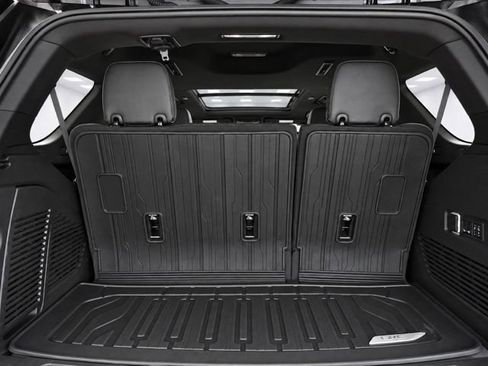 Used 2025 GMC Yukon Elevation w/ Elevation Premium Package AWD/4WD image 15