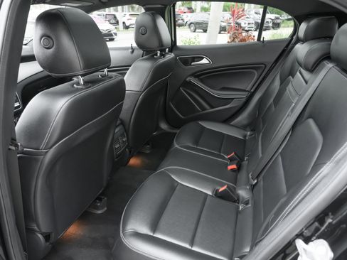 Used 2020 Mercedes-Benz GLA 250 4MATIC image 34