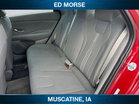 Used 2023 Hyundai Elantra SEL FWD image 13
