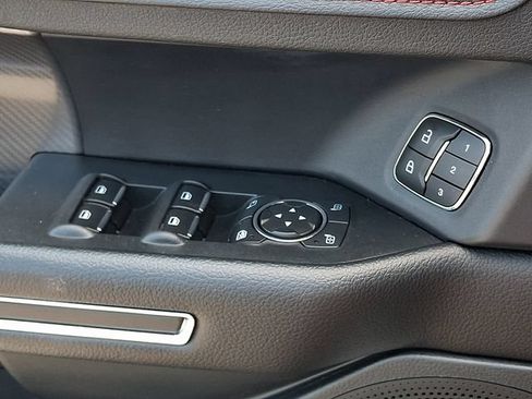 Used 2019 Ford Expedition Limited w/ Equipment Group 303A AWD/4WD image 26